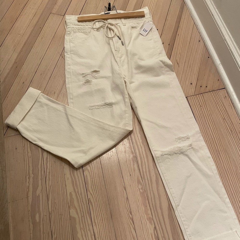 Gap NWT Highwaisted straight leg jeans